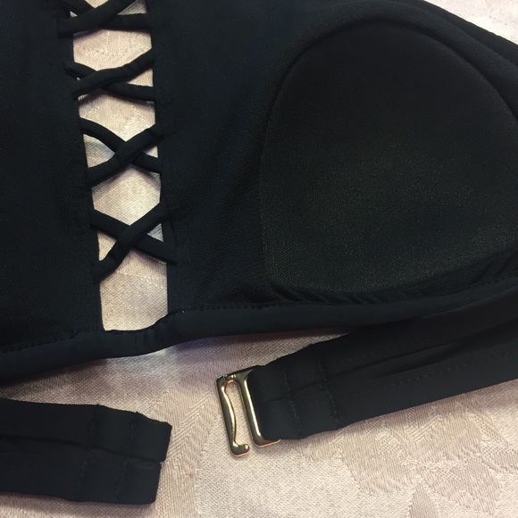 A.N.A. Black bikini top high-neck criss-cross 6 - Picture 6 of 6